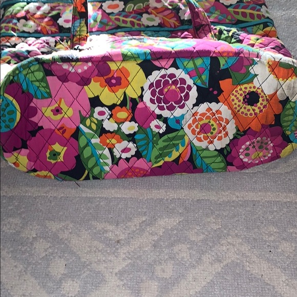 Beautiful Vera Bradley tote - Picture 7 of 9